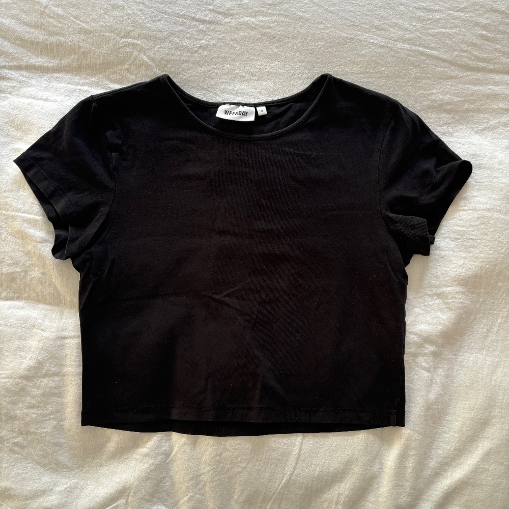 Weekday Black Cropped T-shirt / Baby Tee